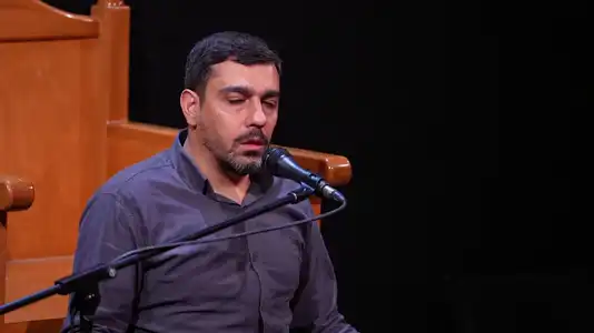 پیش‌نمایش ویدیوی چنان که دست گدایی شبانه می‌لرزد